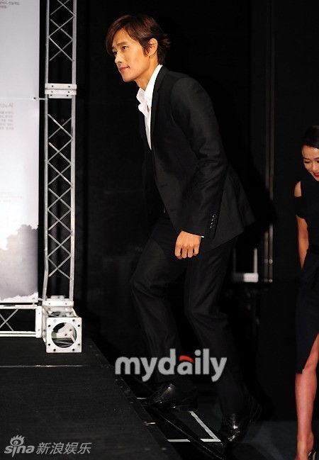 韩国娱乐新闻李秉宪,从影坛巨星到家庭支柱，他的蜕变之路  第3张